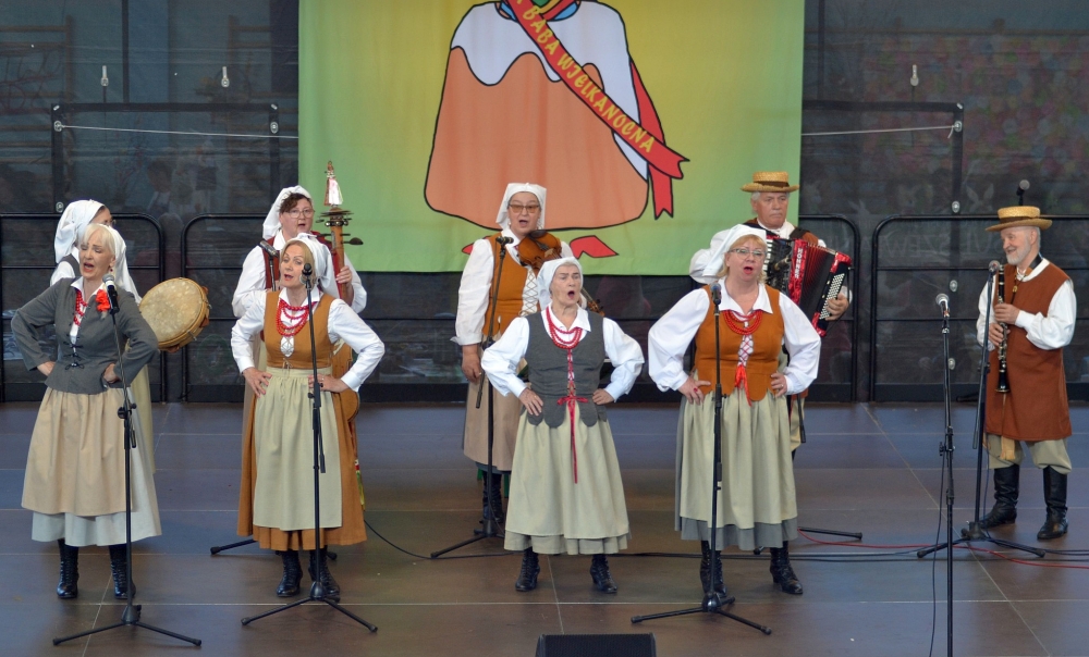 RUTKA z kapelą