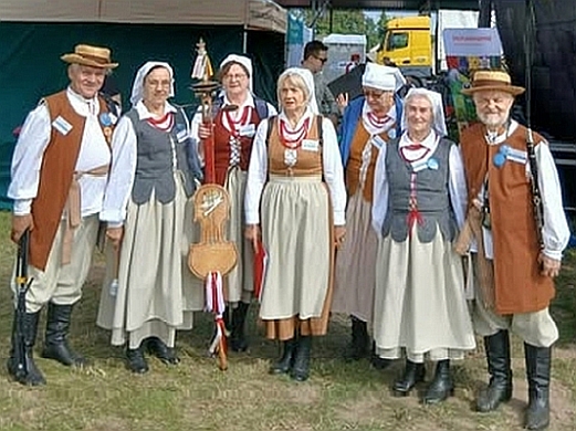 RUTKA z kapelą