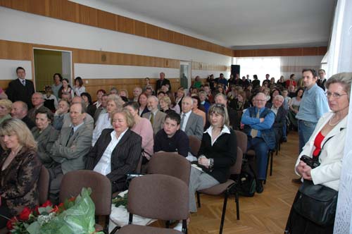 wypeniona sala nie wymaga komentowania